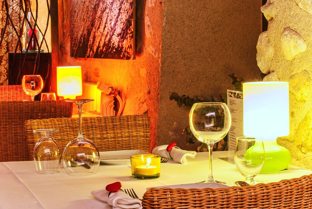 Couples Dining