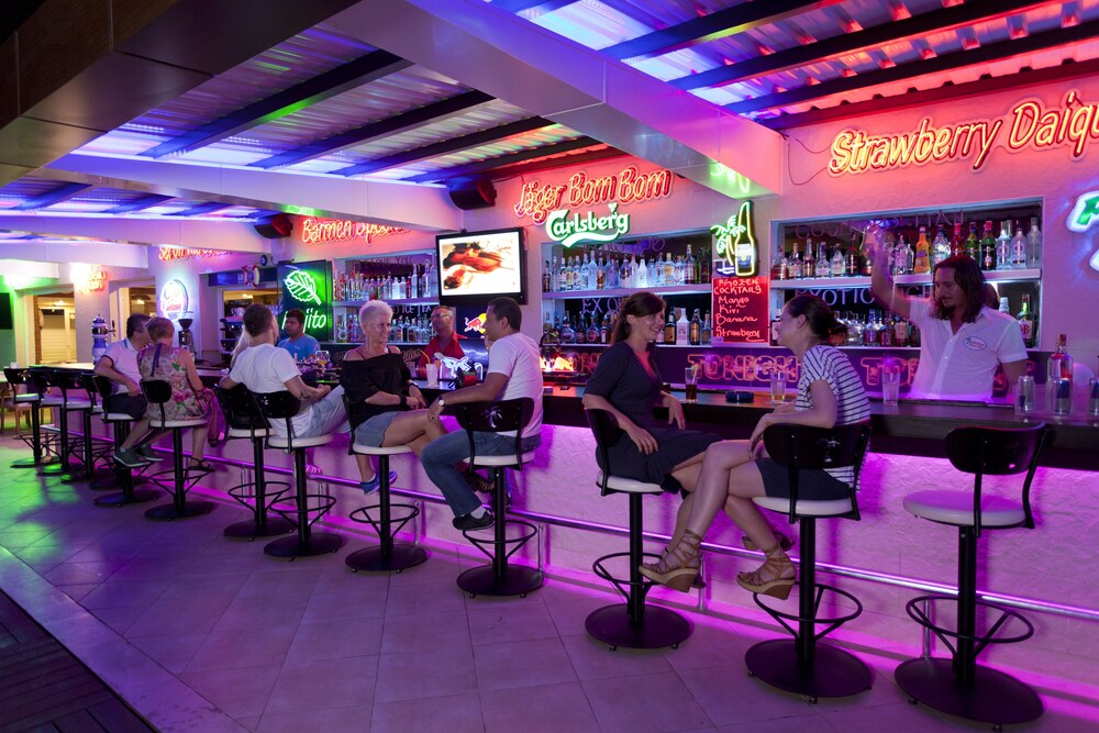 Hotel Bar