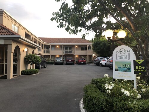 Tuscana Motor Lodge