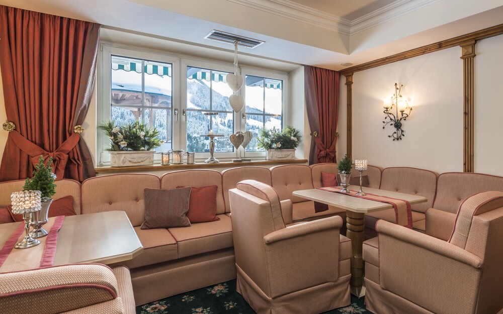 Hotel Bar