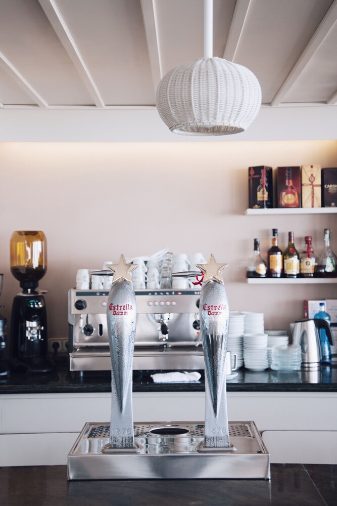 Hotel Bar