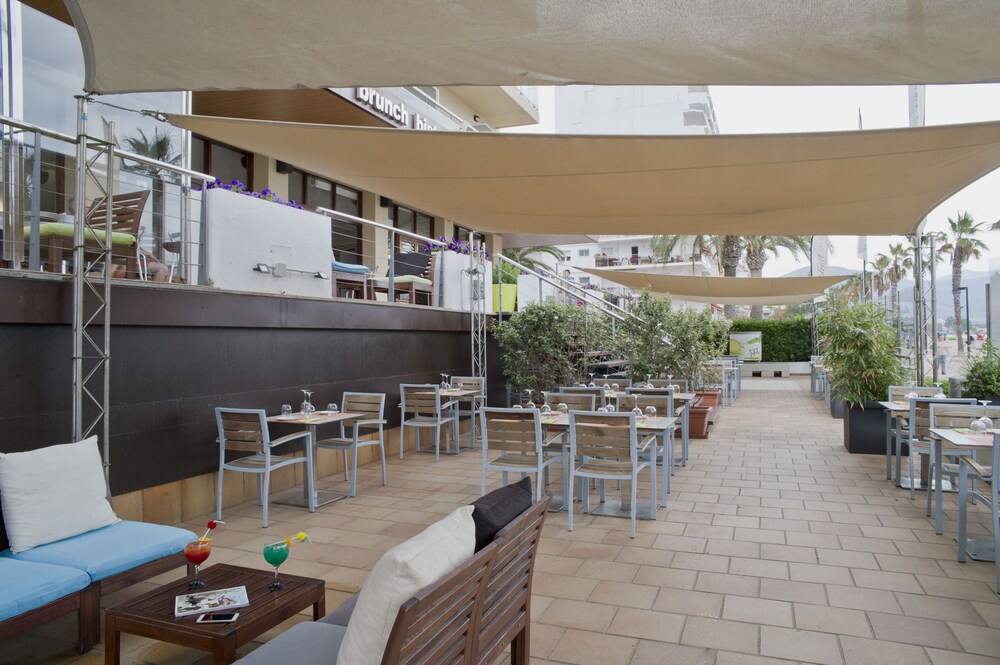 Hotel Bar