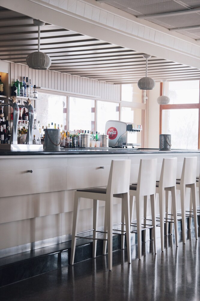 Hotel Bar