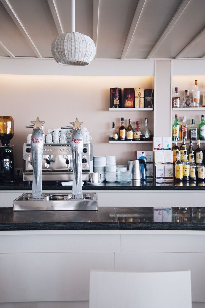 Hotel Bar