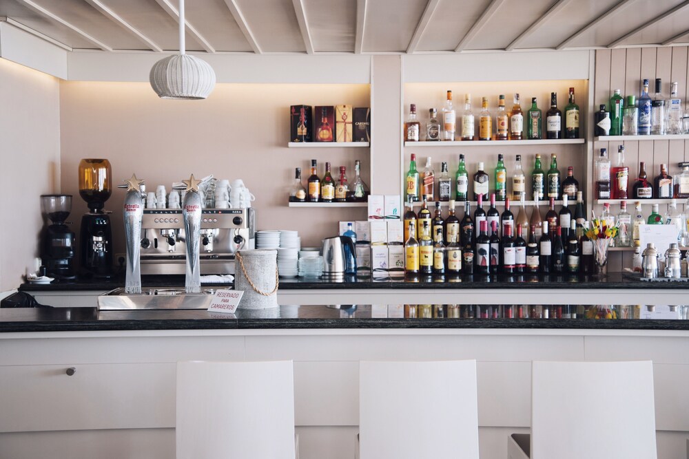 Hotel Bar