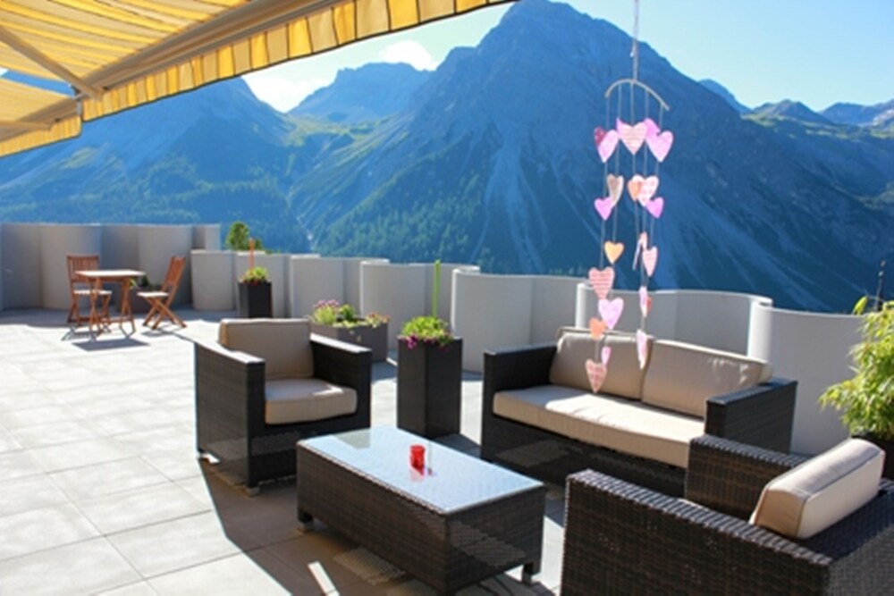 Sundeck