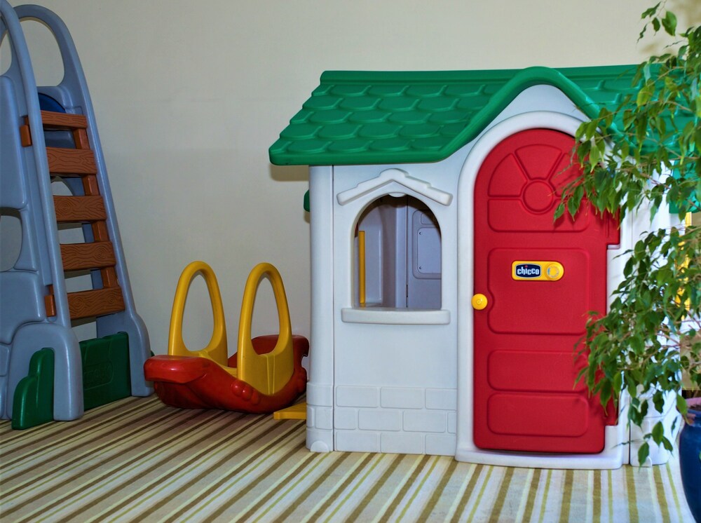 Childrens Play Area - Indoor