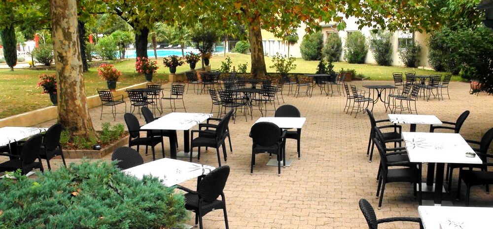 Outdoor Banquet Area