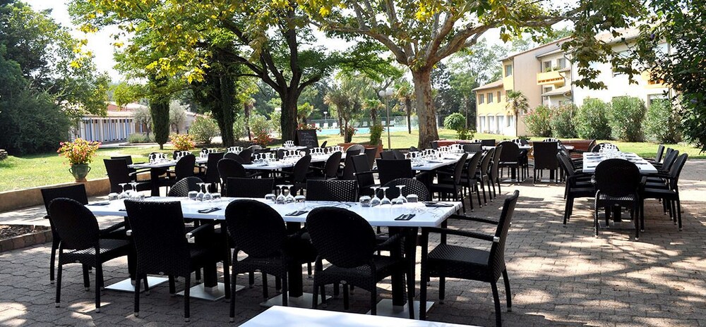 Outdoor Banquet Area