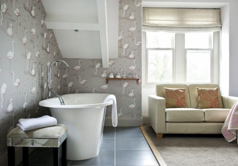 Deep Soaking Bathtub