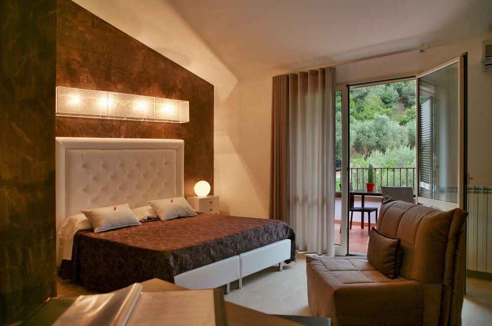 Deluxe Studio, 1 Bedroom - Guestroom