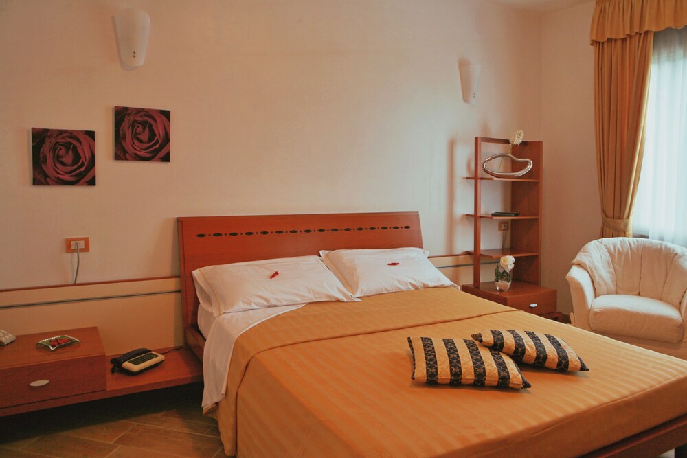 Deluxe Studio, 1 Bedroom - Guestroom