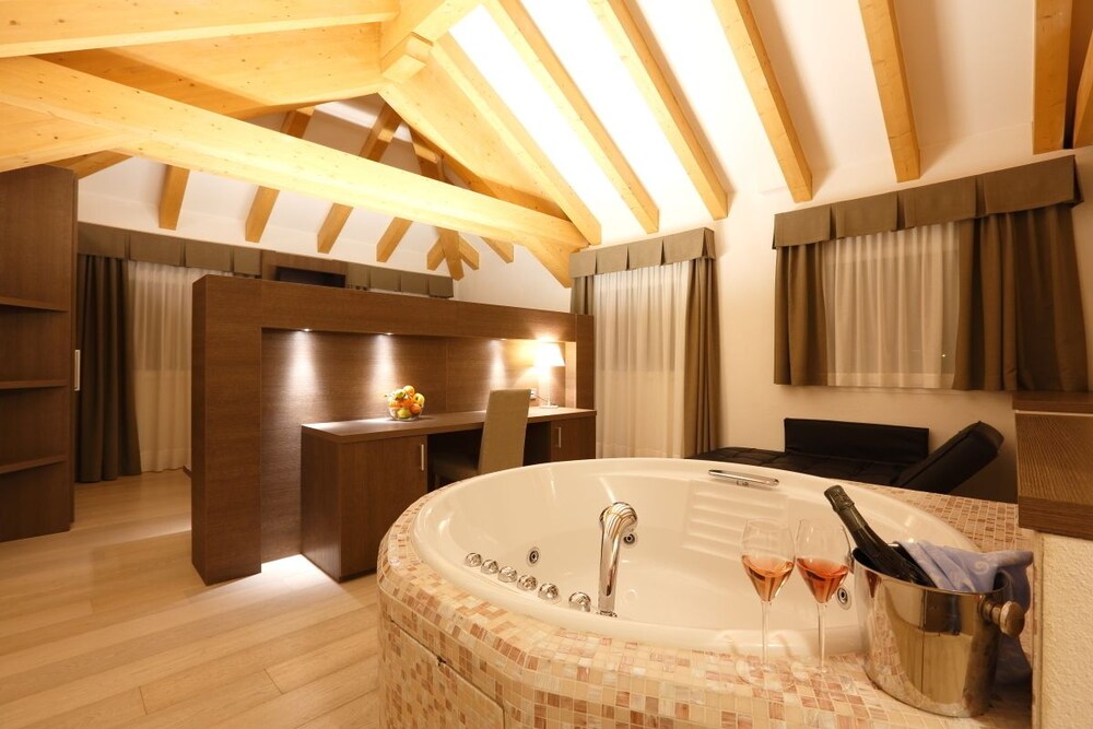 Jetted Tub