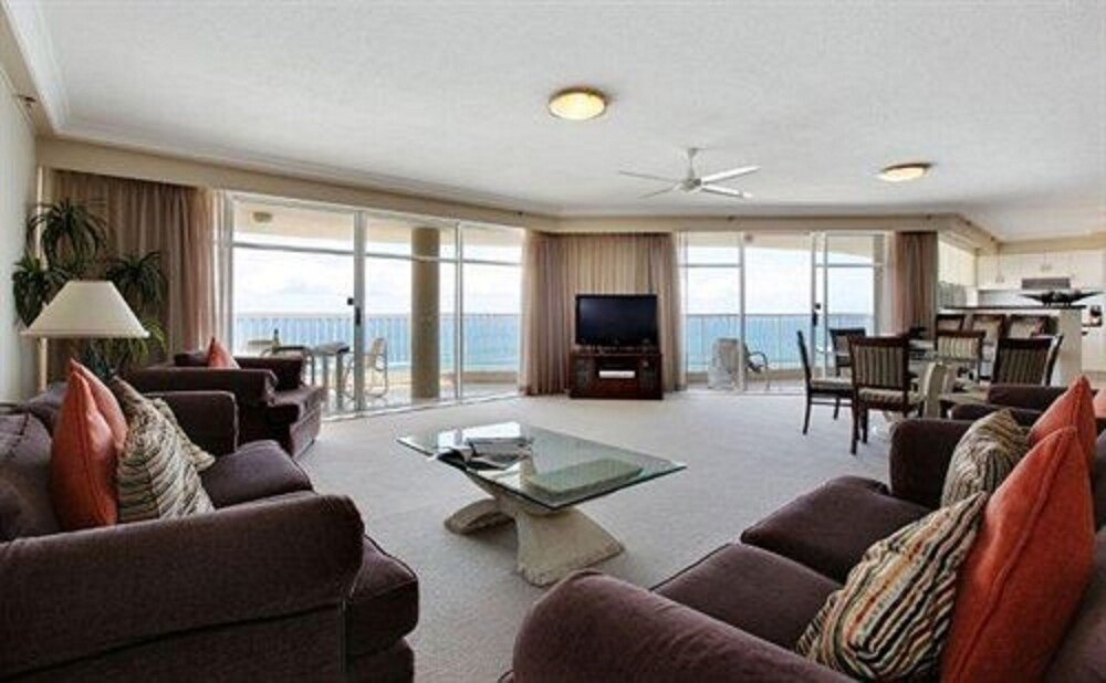 2 Bedroom Superior - Living Room