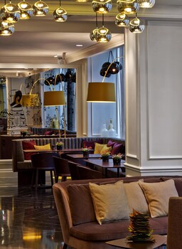 Hotel Bar