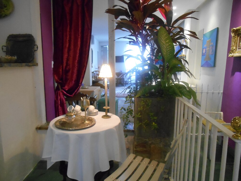Hotel Bar