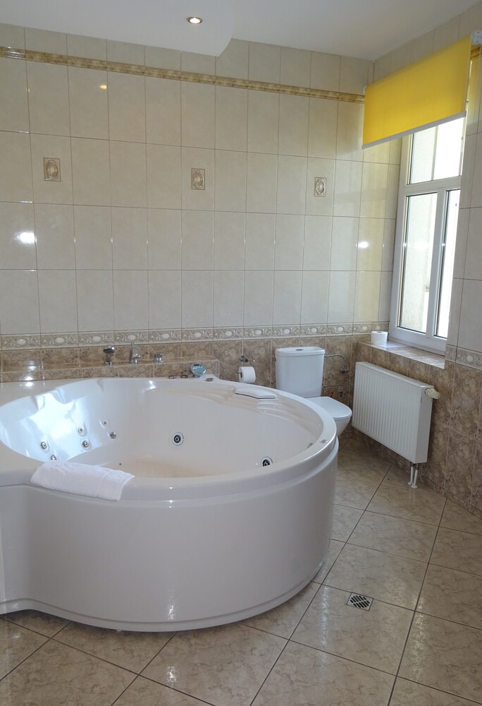 Jetted Tub