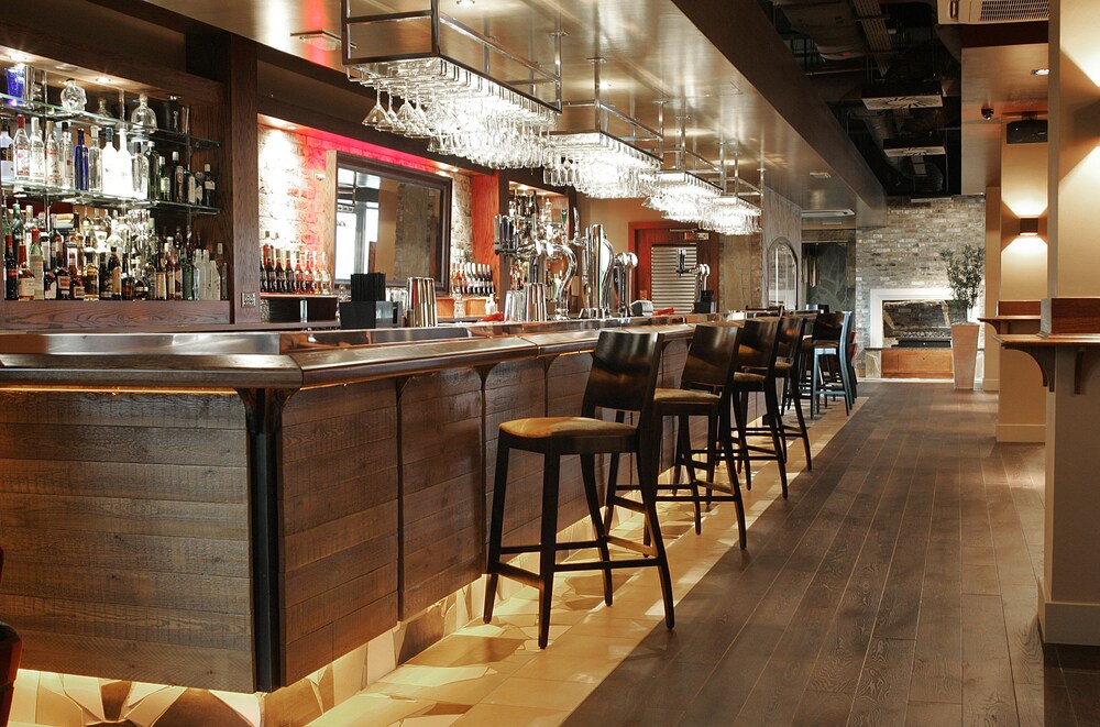 Hotel Bar