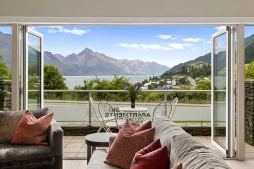 Queenstown House