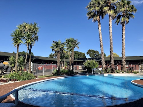 Teal Motor Lodge