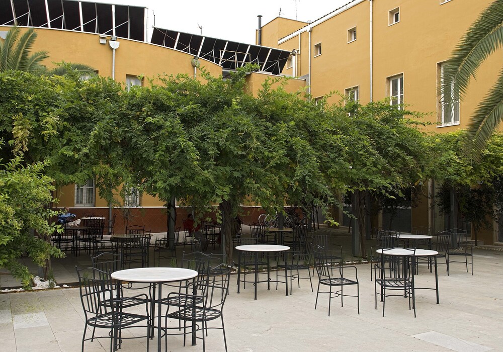 Jardines del establecimiento