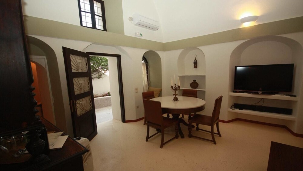 Honeymoon Suite - Living Area