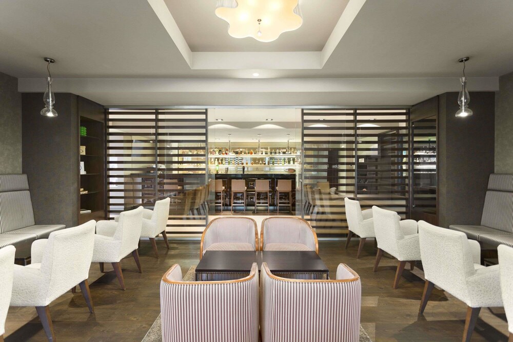 Hotel Bar