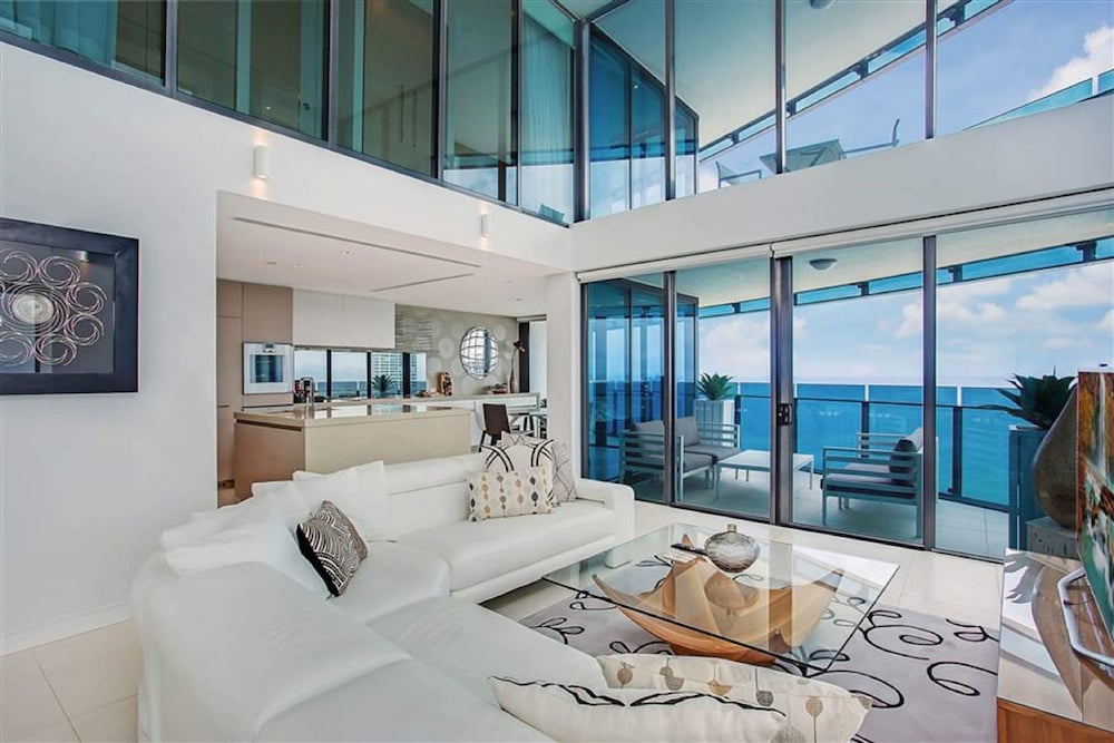 4 Bedroom Sub Penthouse - Living Area