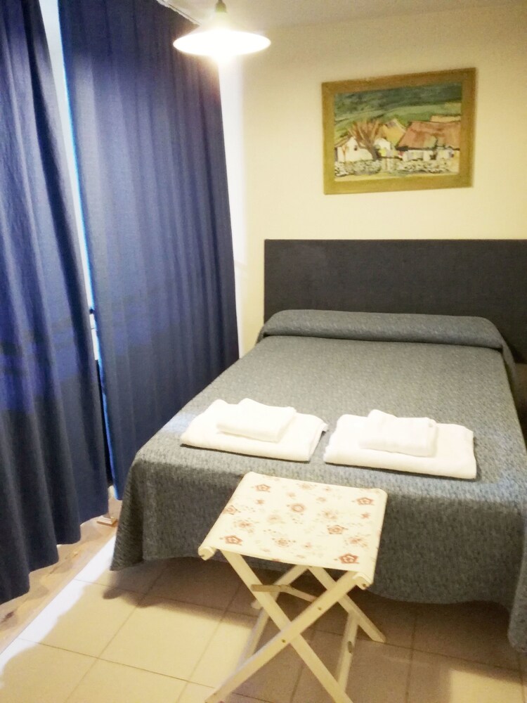 Economy Duplex, 1 Bedroom - Guestroom