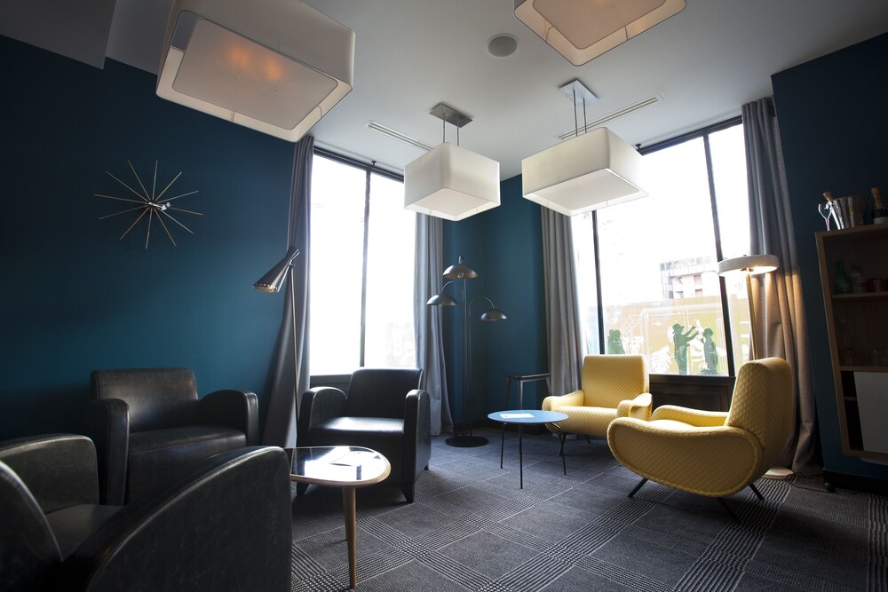 Hotel Lounge