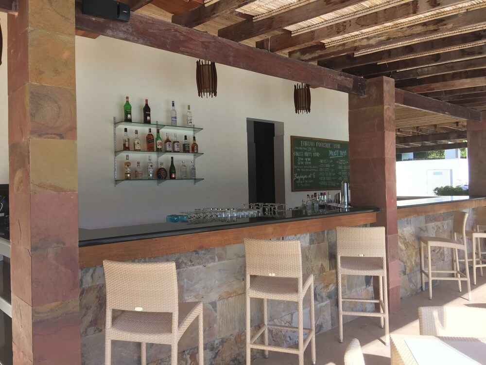 Poolside Bar