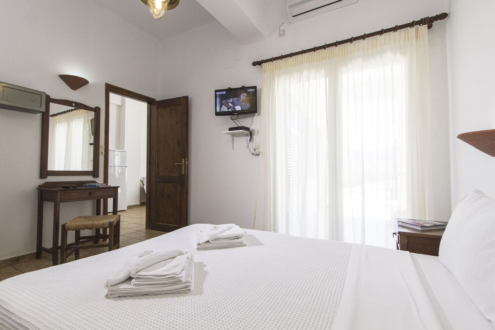 Apartment, 1 Bedroom, Mountain View, Ground Floor - Guestroom