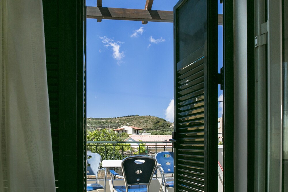 Duplex, 1 Bedroom (Pool\Mountain view) - Guestroom View