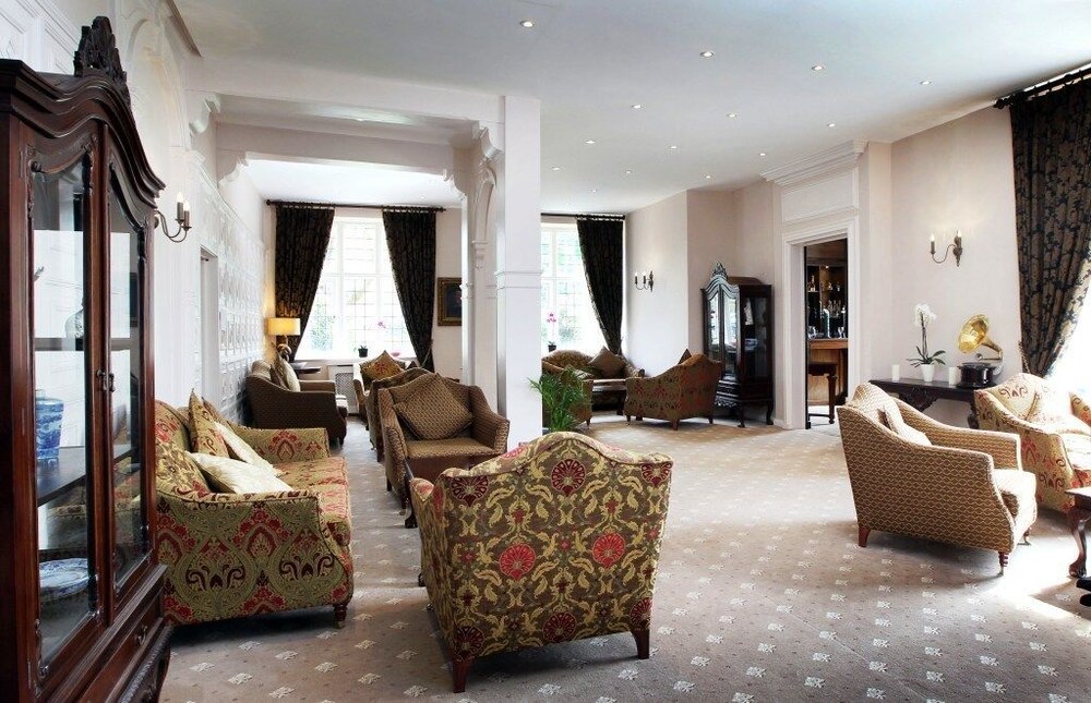 Hotel Lounge