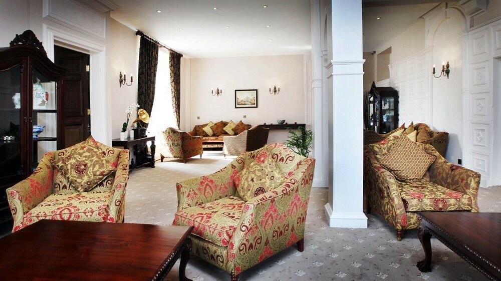 Hotel Lounge