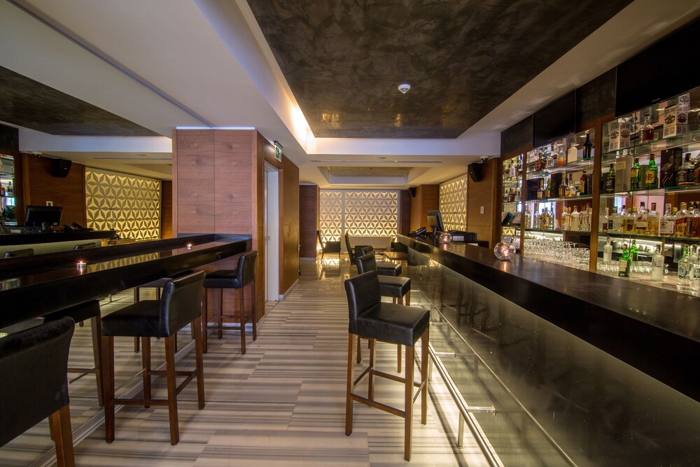 Hotel Bar