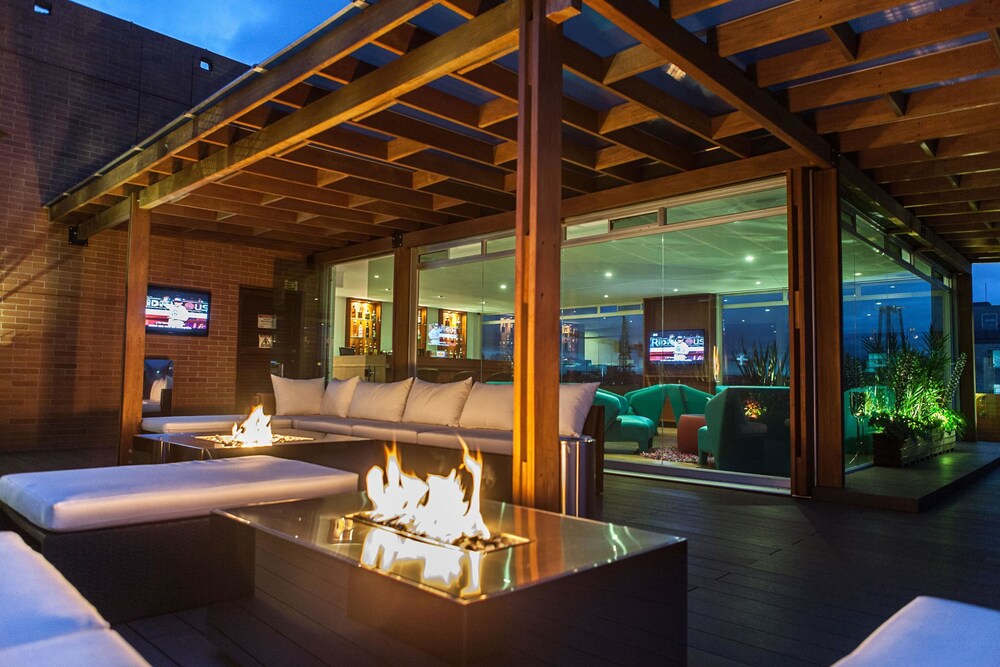 Hotel Bar