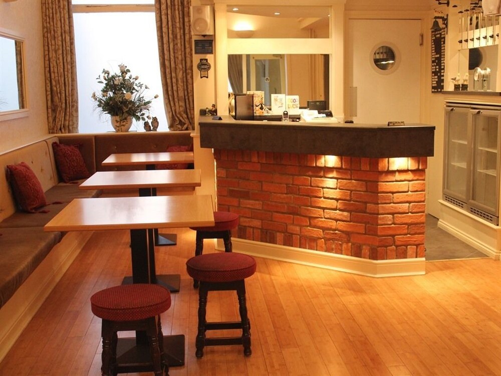 Hotel Bar