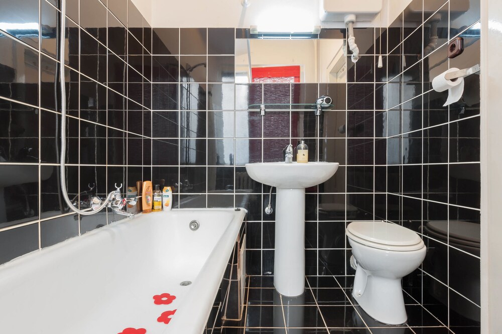 Apartment, 1 Bedroom - Bathroom Sink