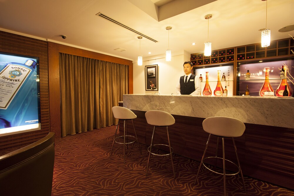 Hotel Bar