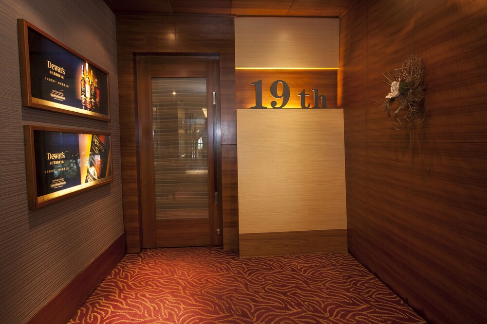Hotel Bar