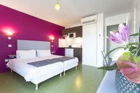 Studio Twin, Spa Access