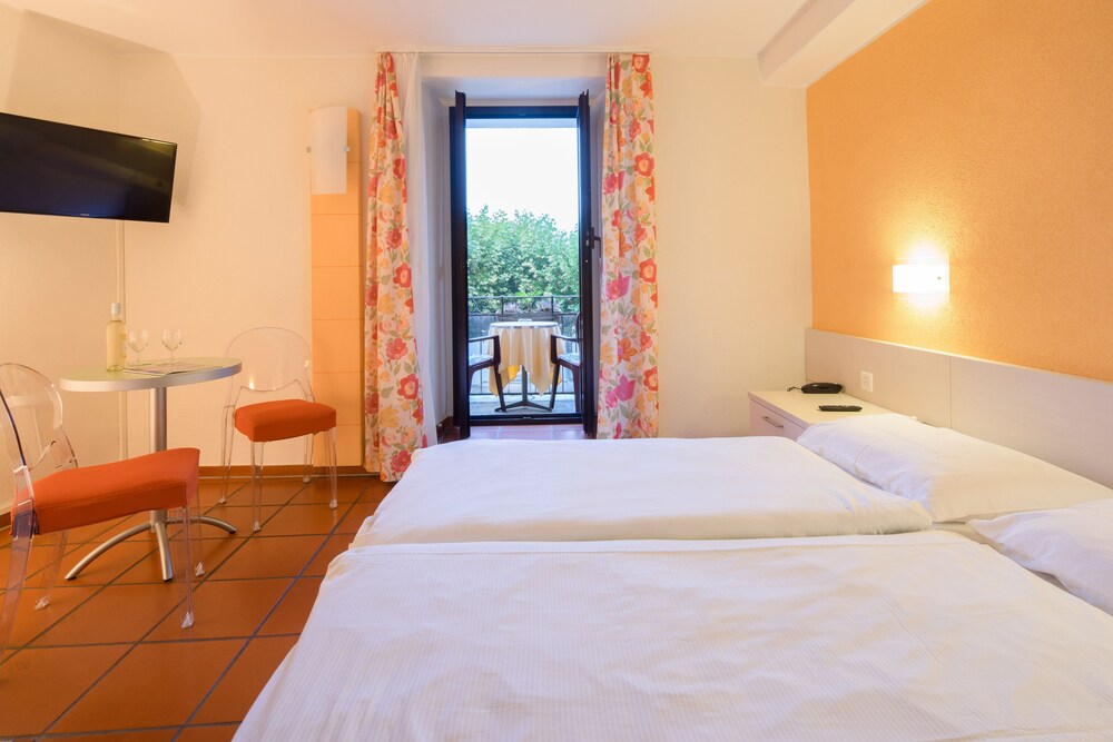 Guestroom View