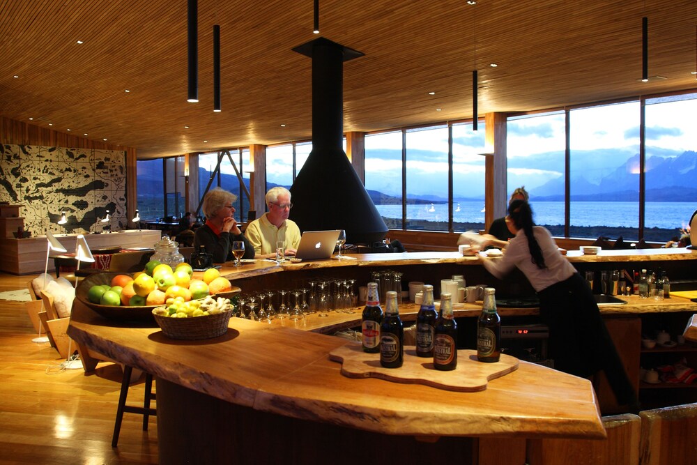 Hotel Bar