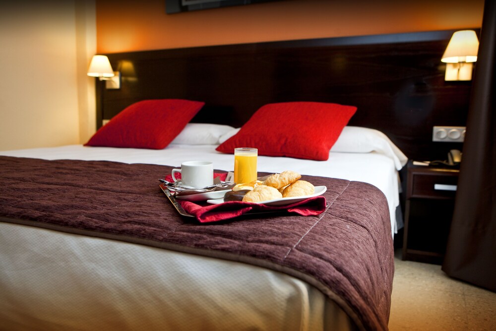 Room Service - Dining
