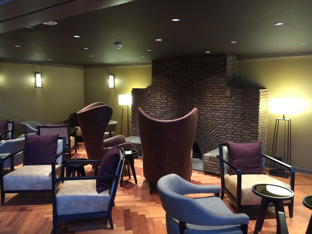 Hotel Lounge