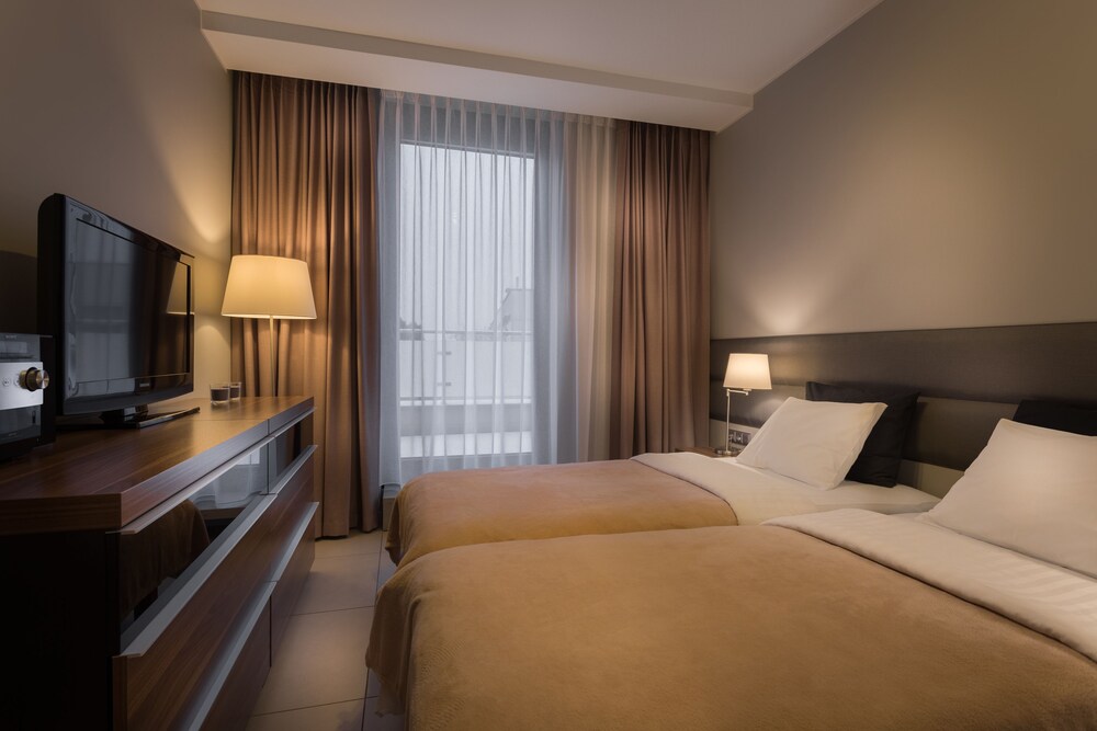 Standard Apartment - Guestroom