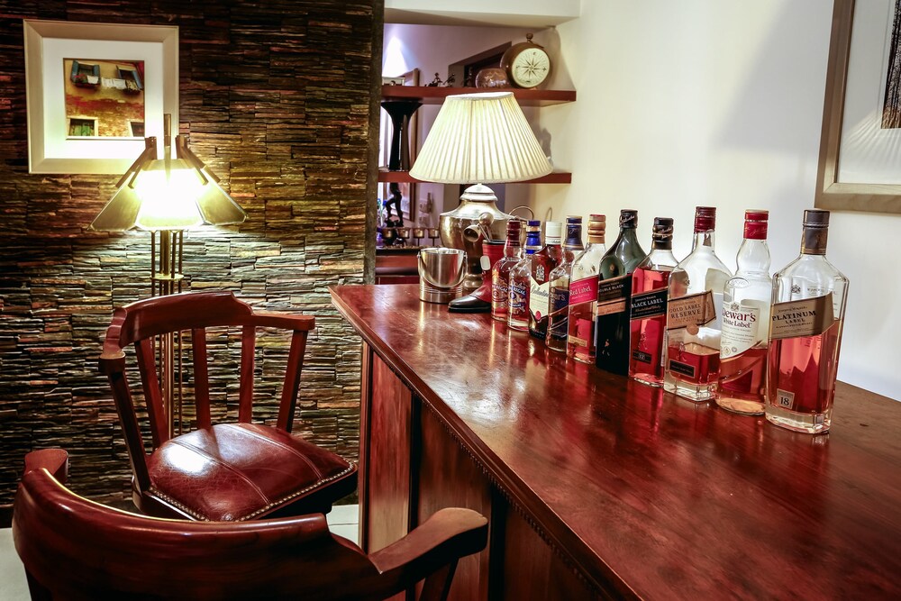 Hotel Bar