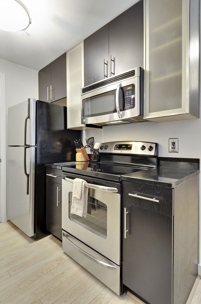 Studio Apartment - In-Room Kitchen