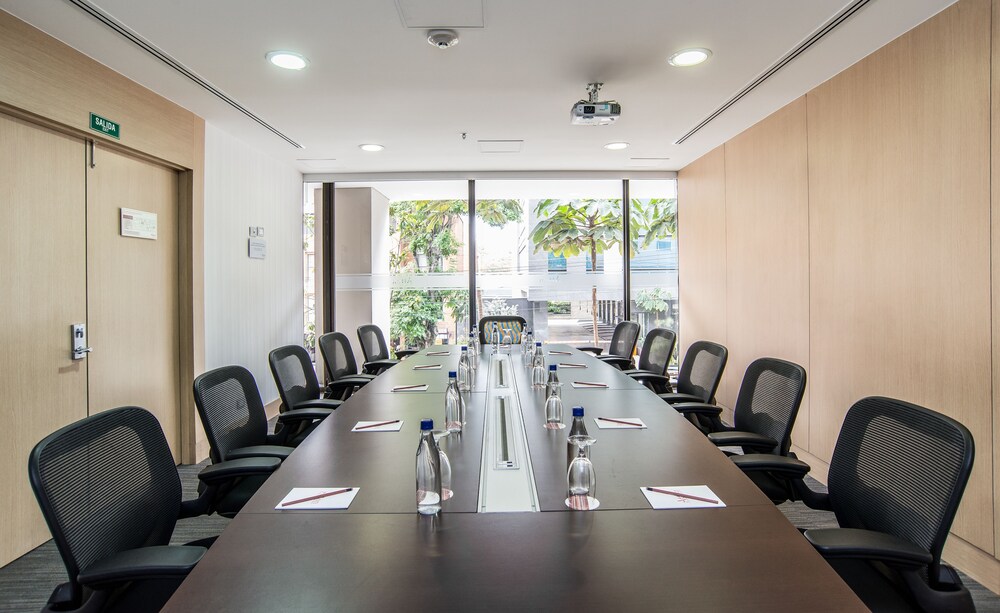 Executive Lounge